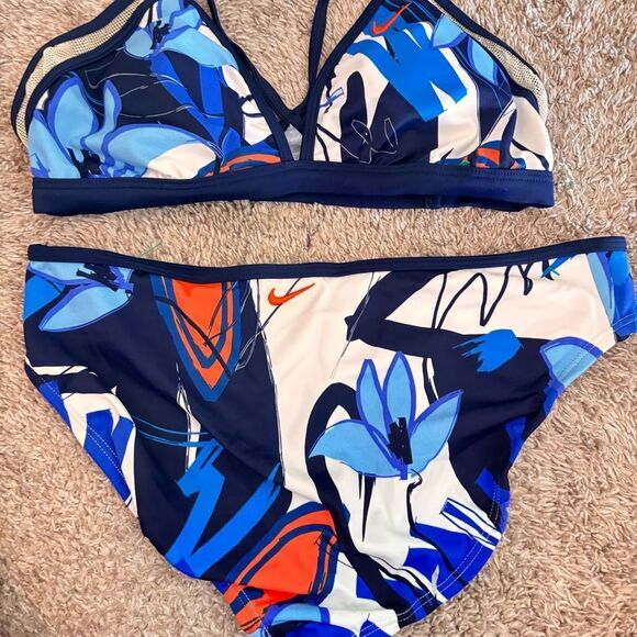 NIKE BIKINI BOTTOM SIZE 12 - Picture 4 of 5